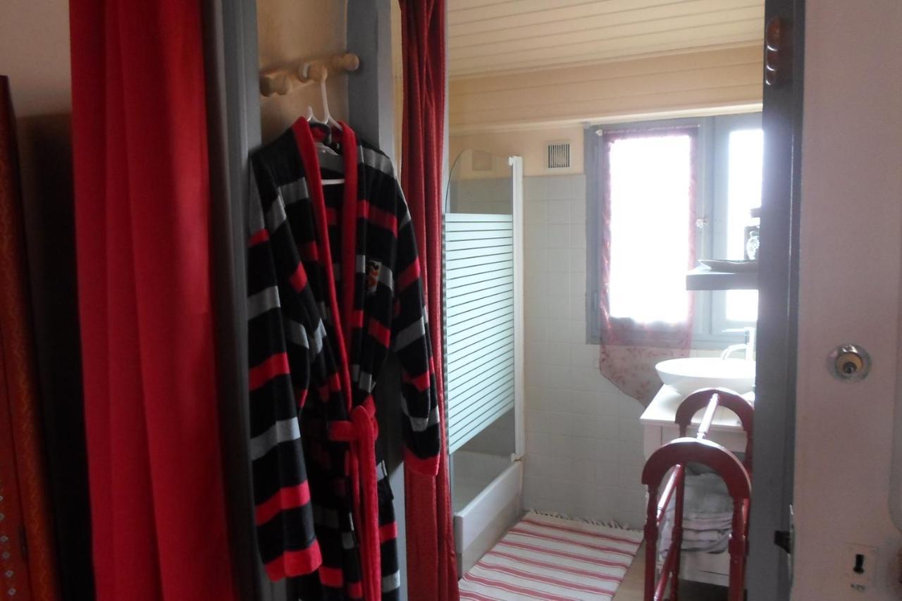 Ria Chez Vivi Bed & Breakfast エクステリア 写真